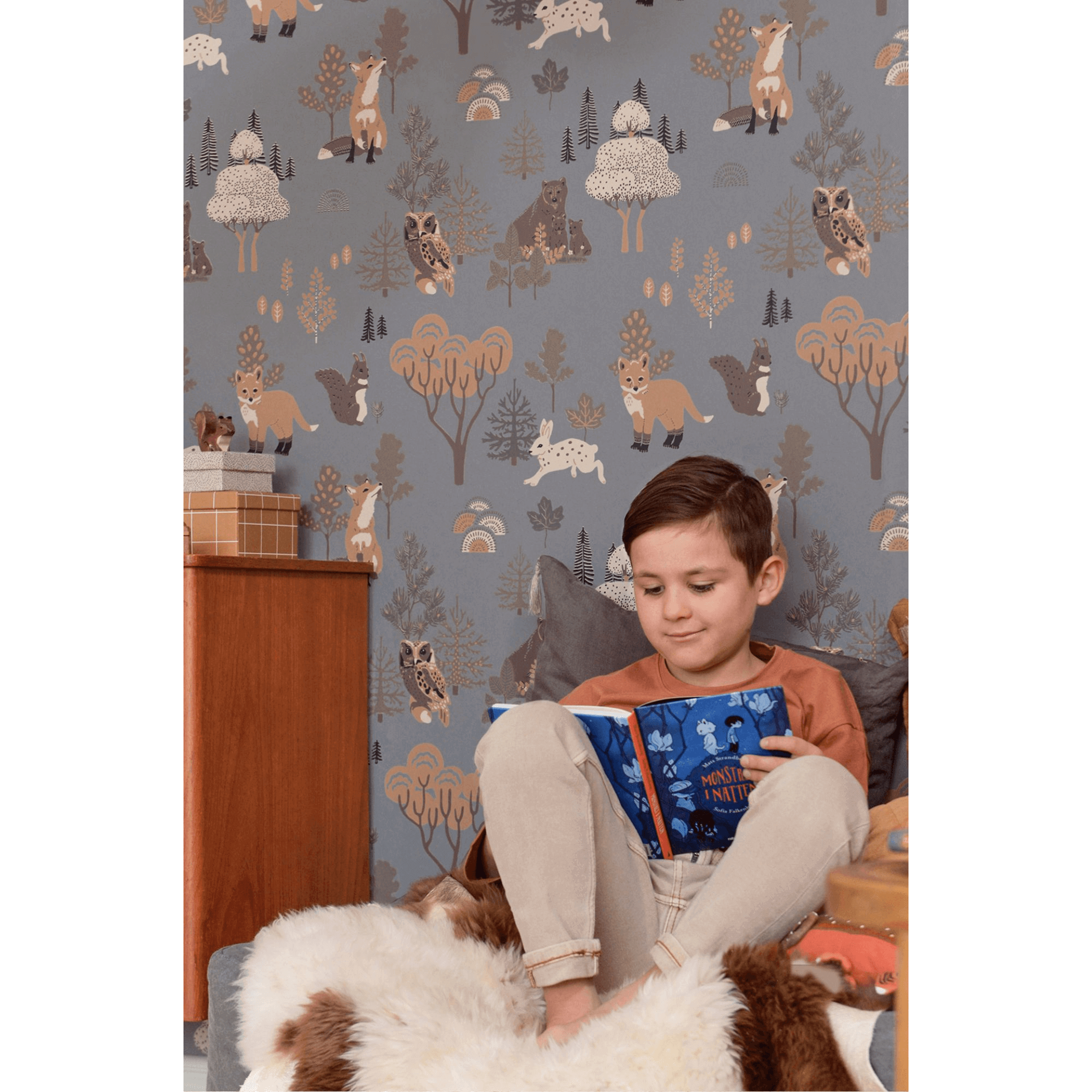 Majvillan Deep Forest Wallpaper 145-02 child in room in front of wallpaper