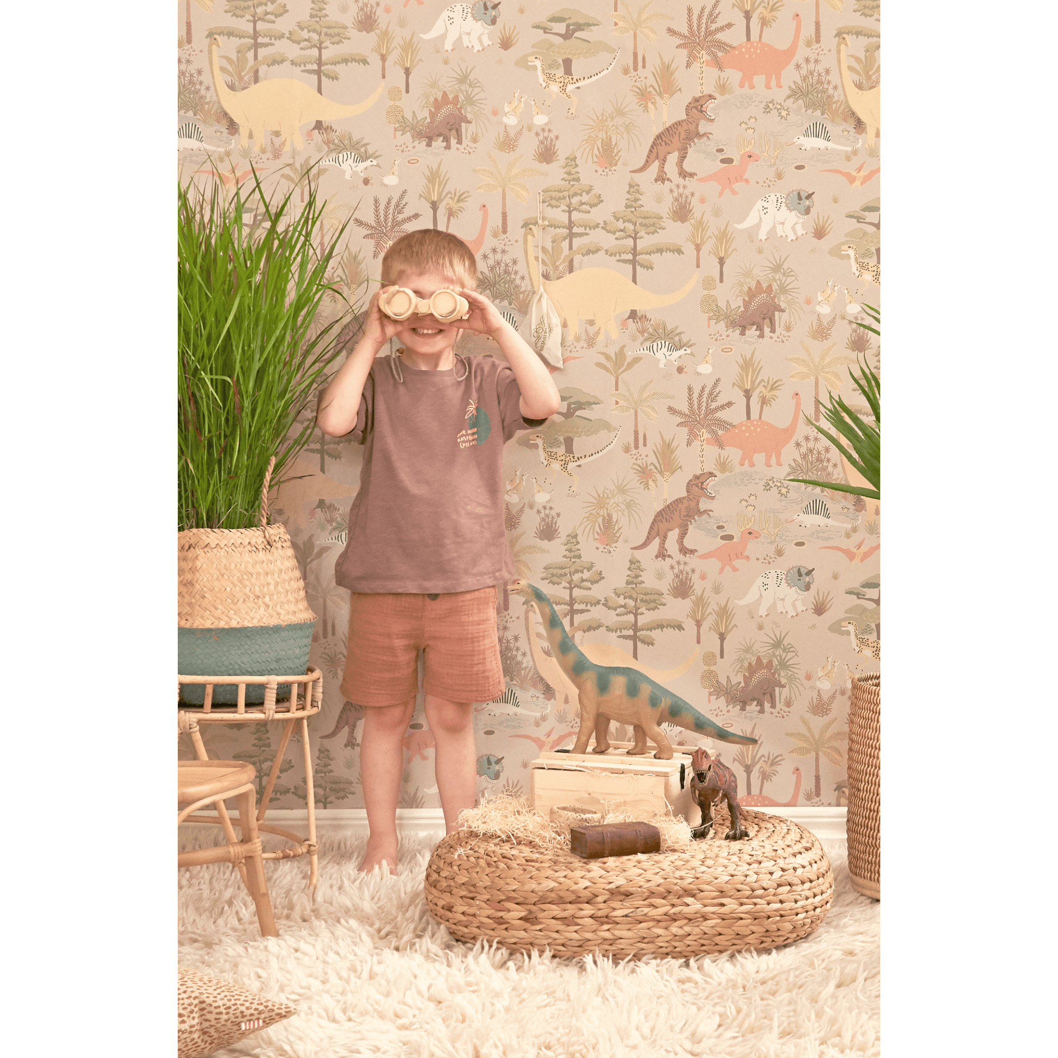 Majvillan Dinosaur Vibes Wallpaper 154-01 child in room