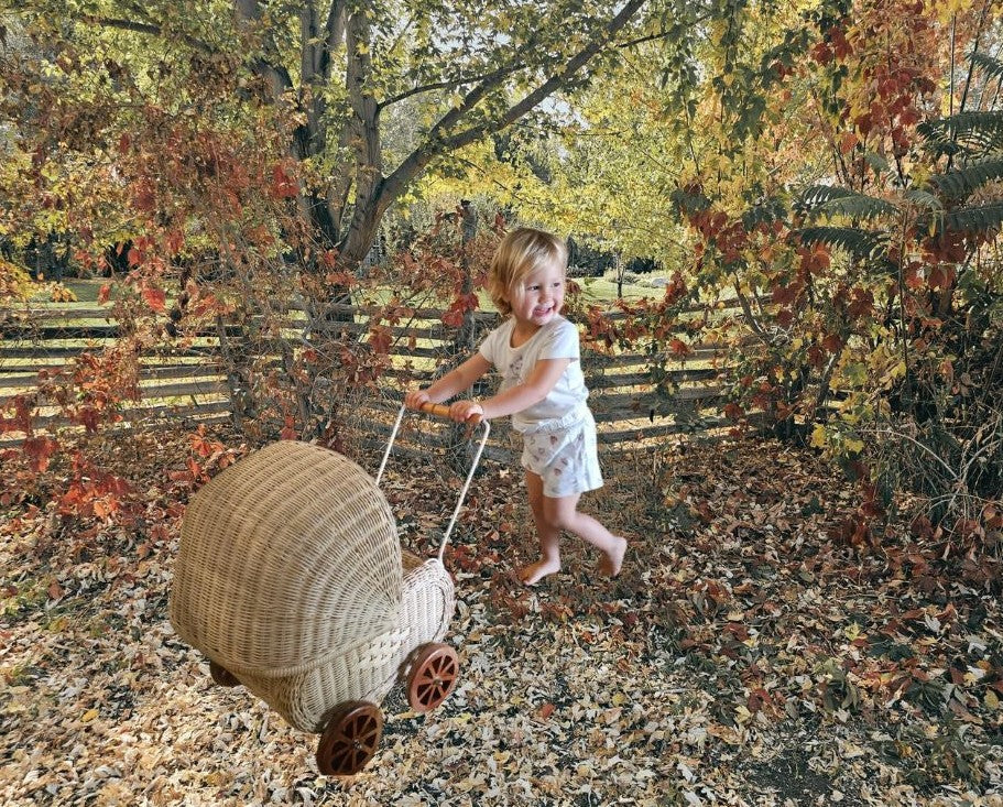 Lullaby Rattan Vintage Charm Rattan Doll Pram