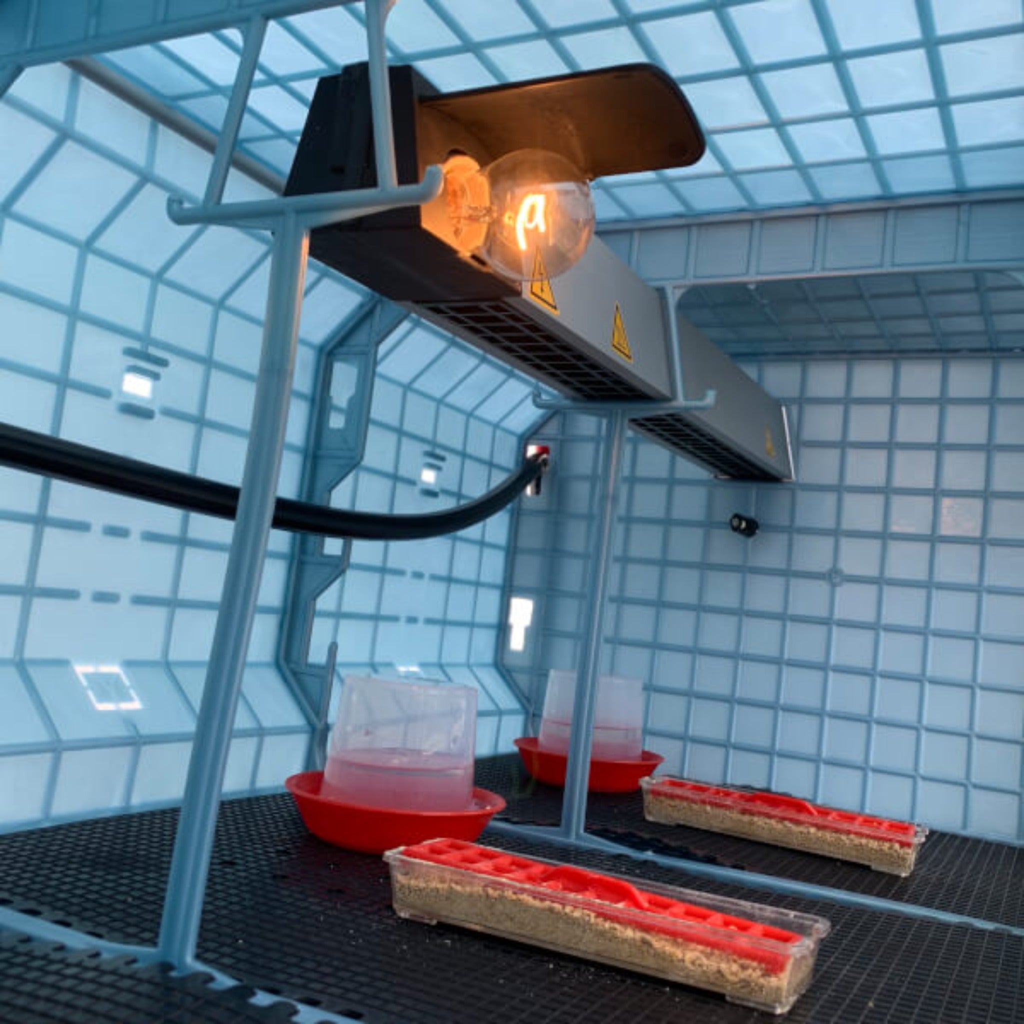 Hatching Time CB40-03-4K Chick Brooder - 4 Layer H: 15"