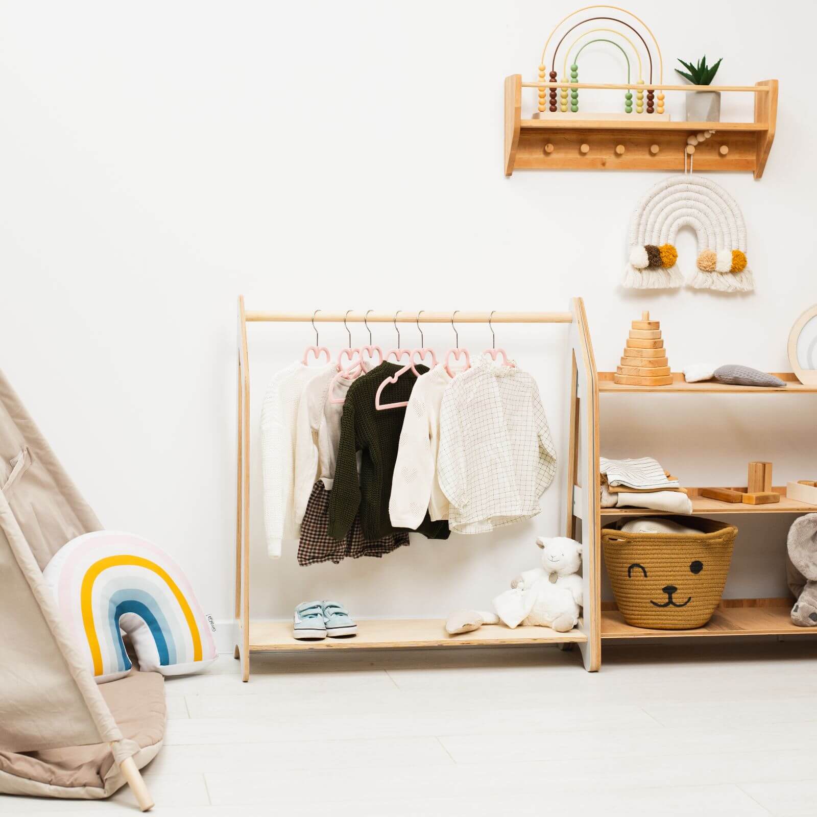 Enjoy The Wood Montessori Clothes Rack