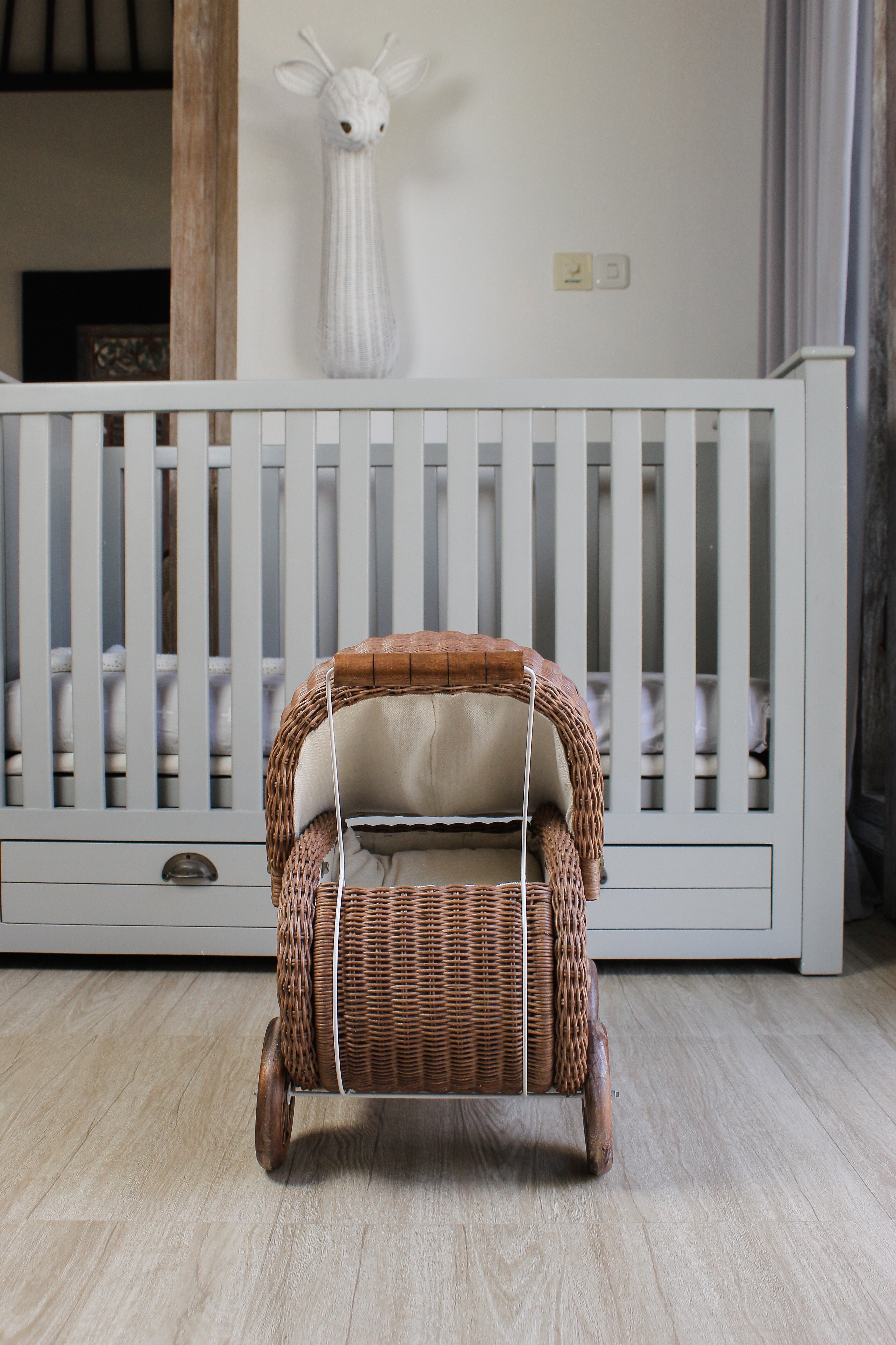 Lullaby Rattan Vintage Charm Rattan Doll Pram