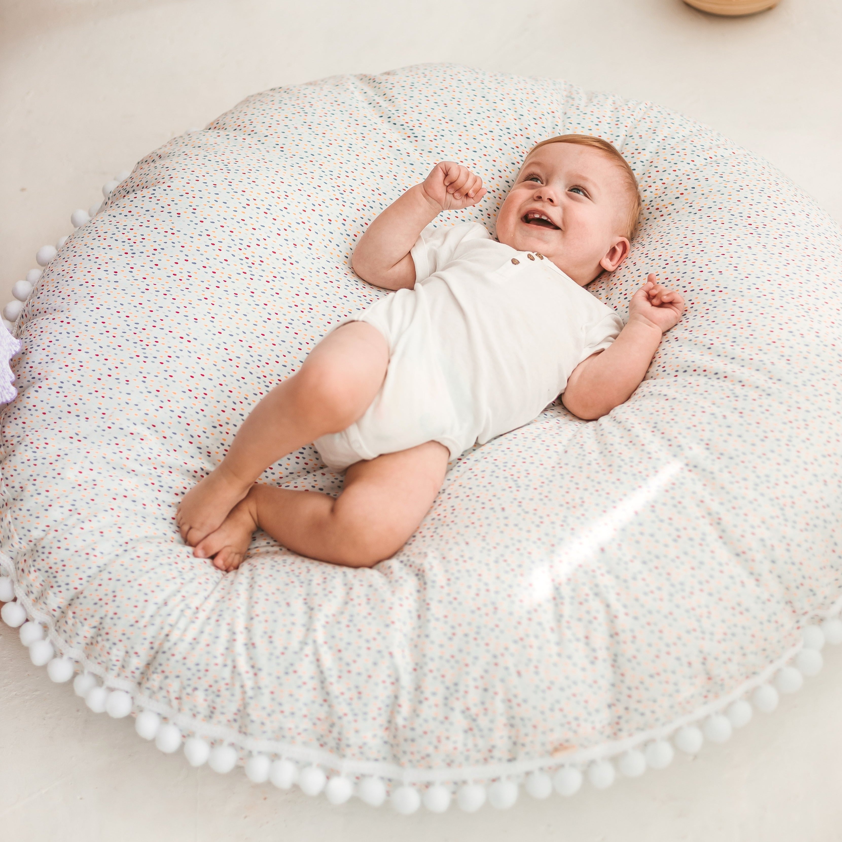 MINICAMP FP-WHDO-POM Large Kids White Floor Pom Pom Cushion