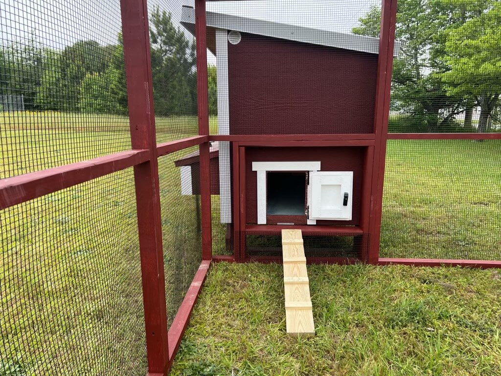 OverEZ W8CKR Chicken Coop Wooden 8 Ft. Chicken Run