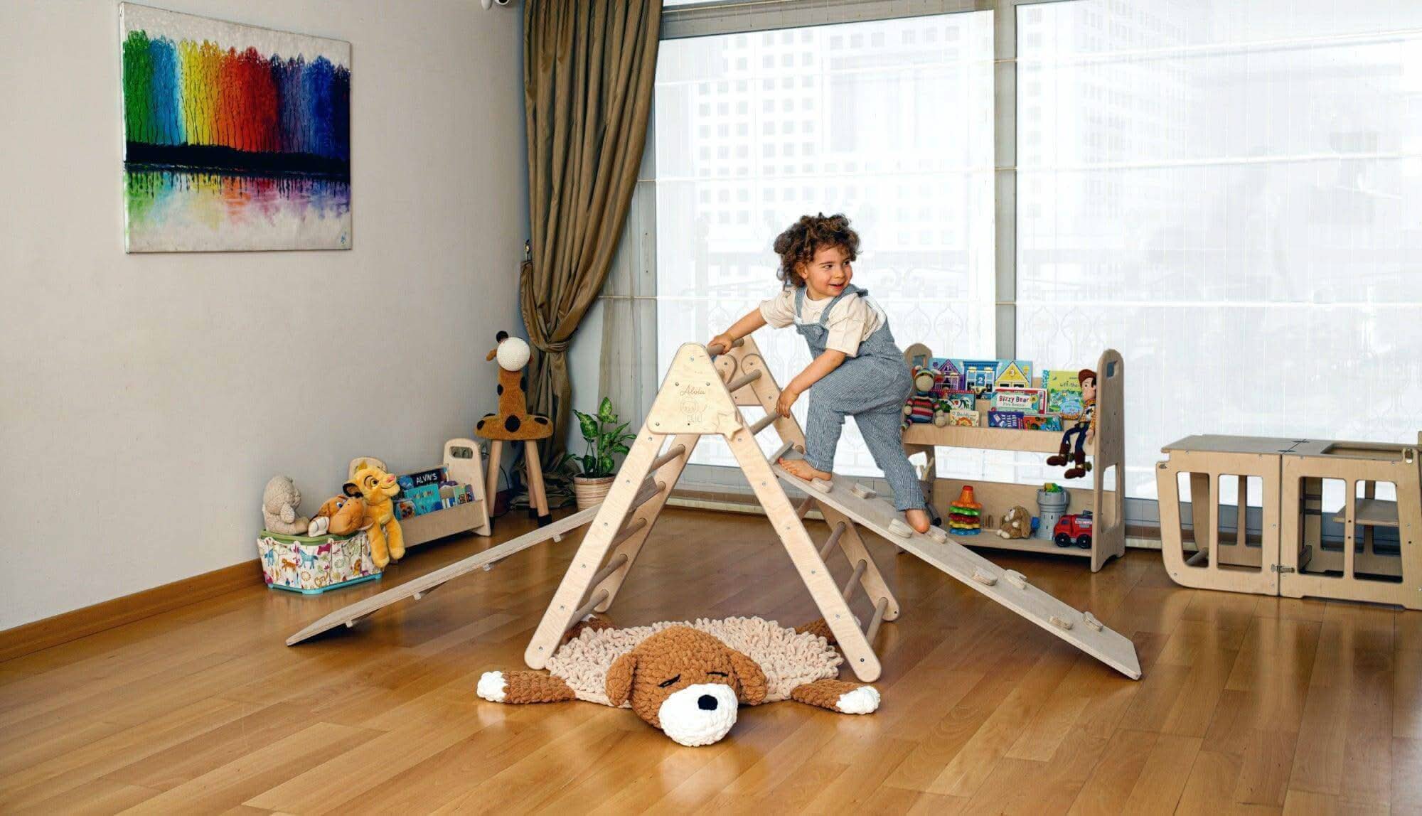 Foldable Climbing Triangle with Ramp