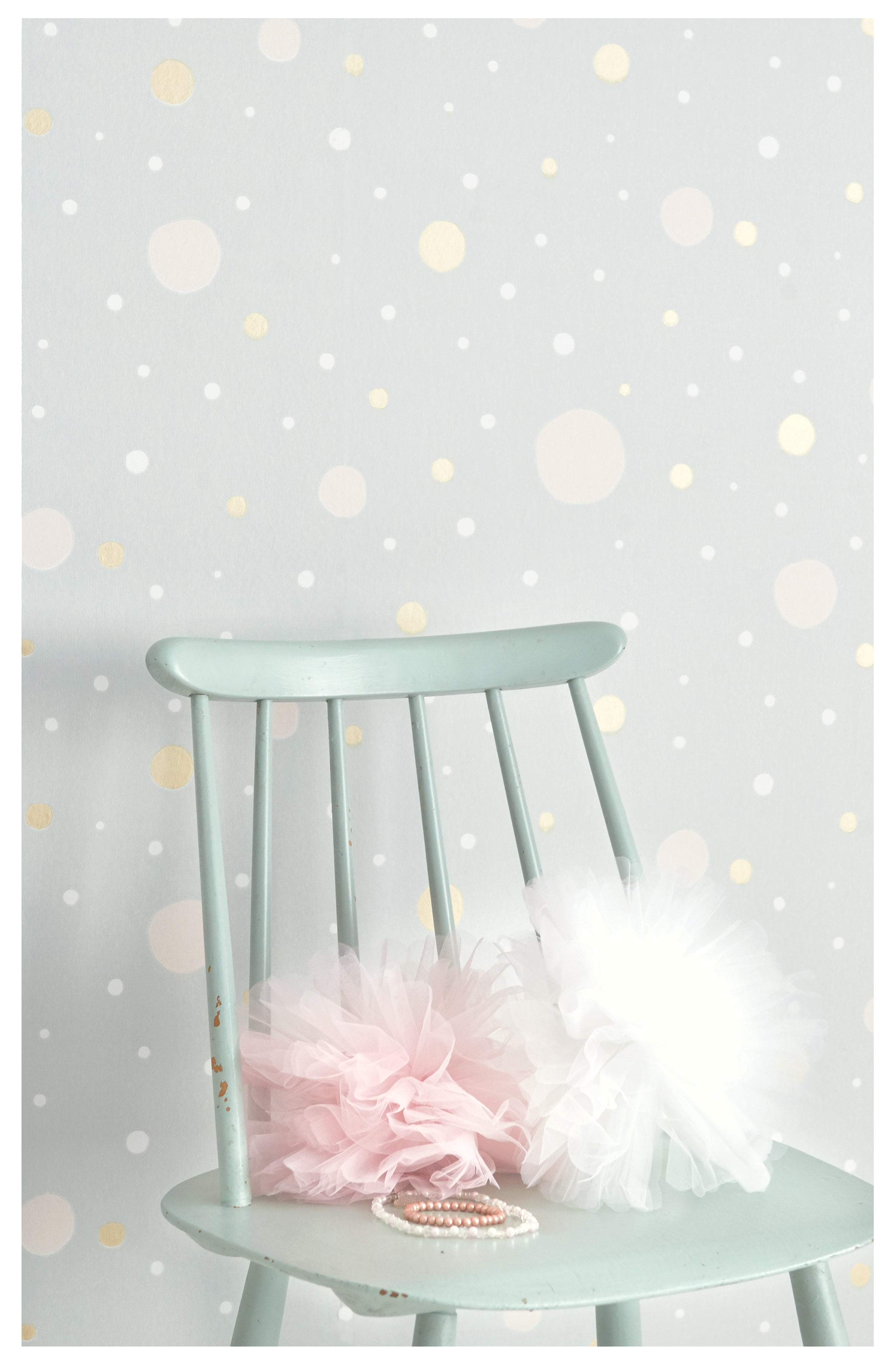 Confetti wallpaper by Majvillan